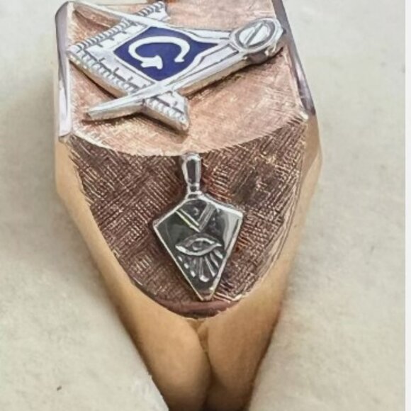 Stamped 14k Yellow Gold Ancient Crafted “G” Symbol Band Ring Size 8.75 - 12.2g - Picture 3 of 8